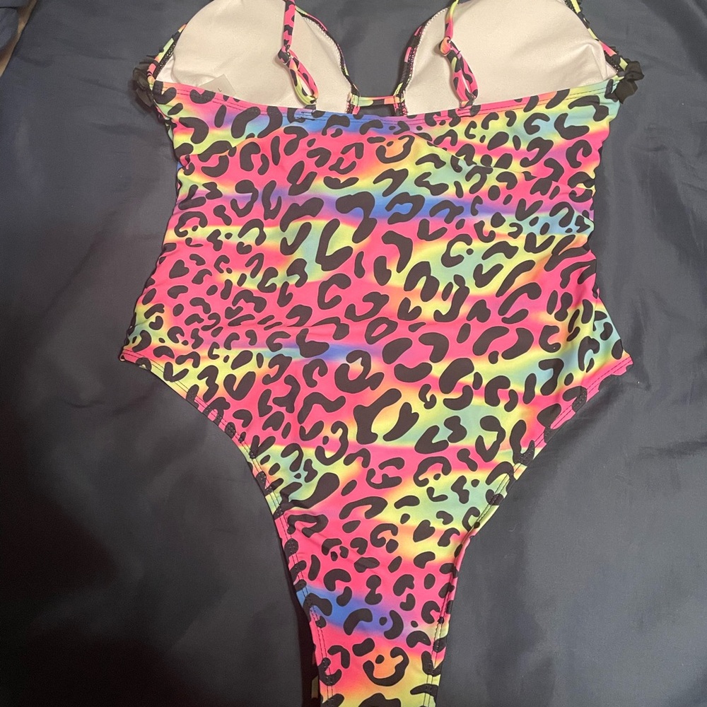 Colorful Leopard Print One Piece - Picture 3 of 4